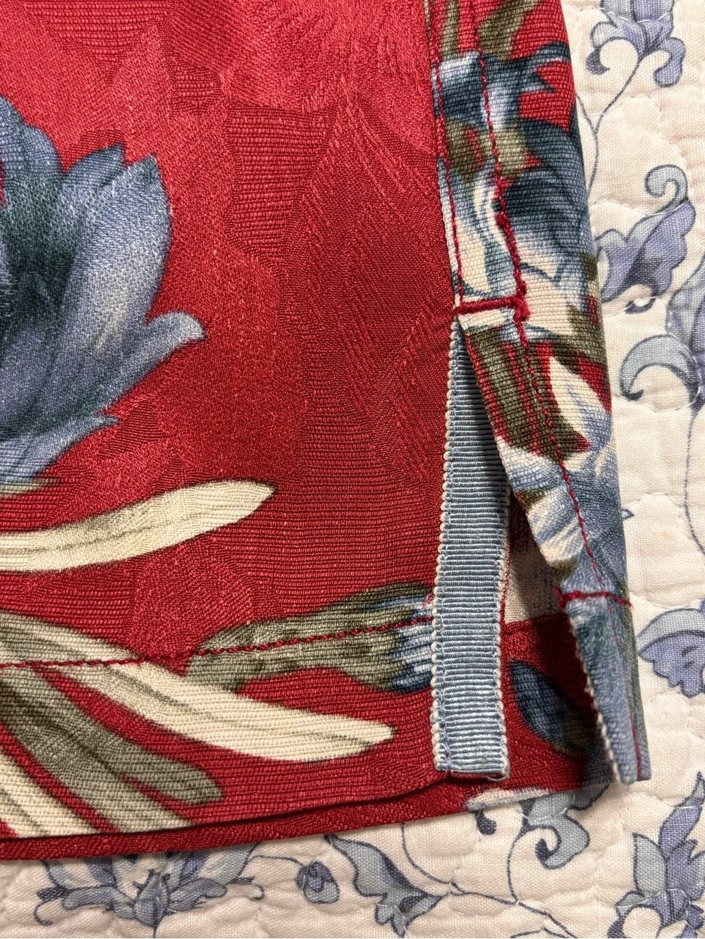 Tommy Bahama Men's L Red Hawaiian Aloha Shirt TB93 25 Years Paradise Floral silk